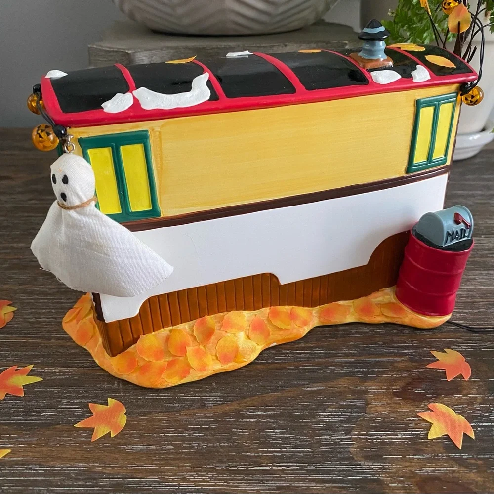 Dept‎ 56 Halloween ‘Costumes for Sale’ Retired Snow Village Lights Work w/Box